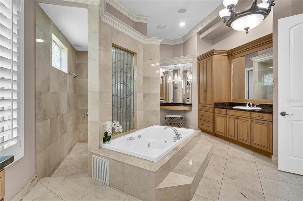 На продажу: $2,250,000 (5 спален, 5 ванн, 5061 Квадратных фут)