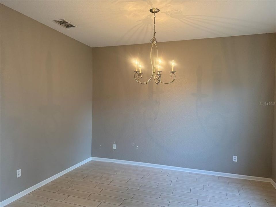 For Rent: $2,950 (5 beds, 3 baths, 2756 Square Feet)