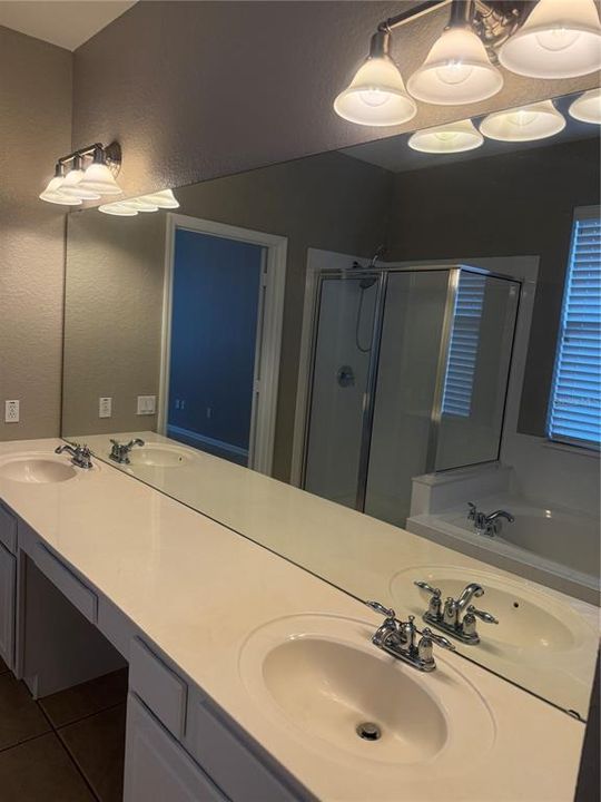 For Rent: $2,950 (5 beds, 3 baths, 2756 Square Feet)