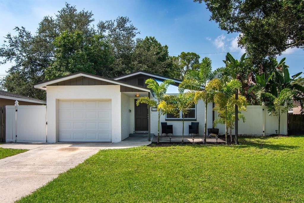 For Rent: $2,600 (3 beds, 1 baths, 1151 Square Feet)