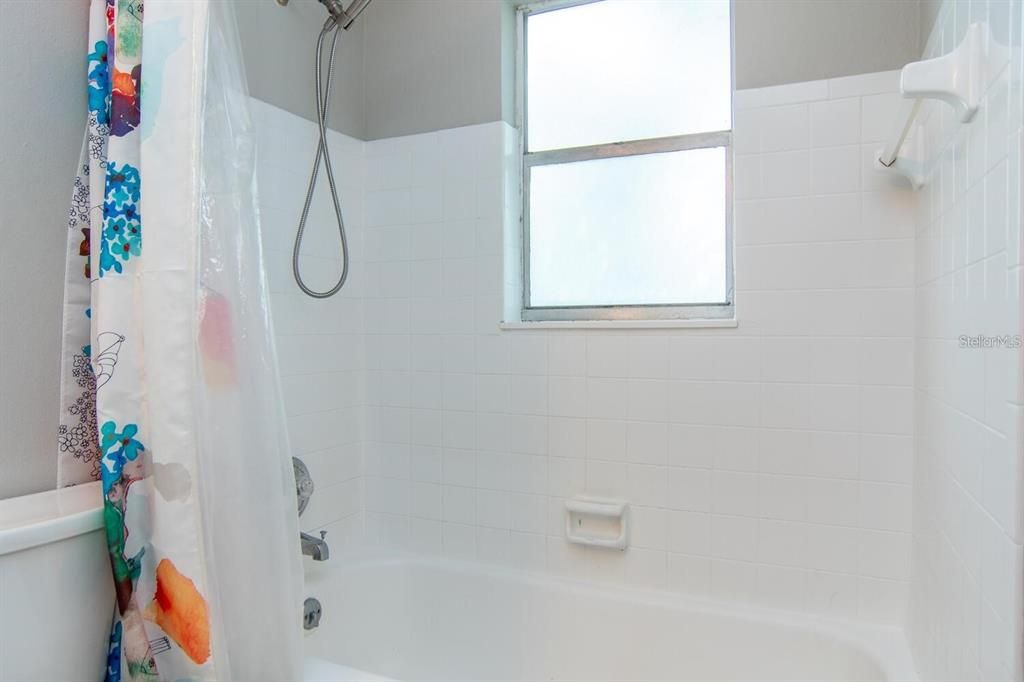 For Rent: $2,600 (3 beds, 1 baths, 1151 Square Feet)