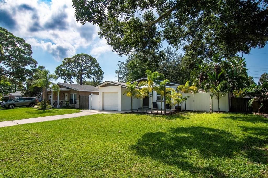 For Rent: $2,600 (3 beds, 1 baths, 1151 Square Feet)