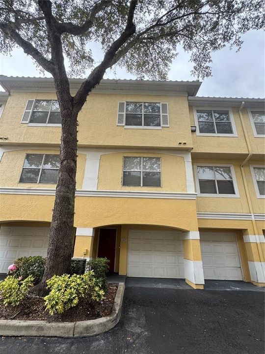 For Rent: $1,950 (2 beds, 2 baths, 1280 Square Feet)