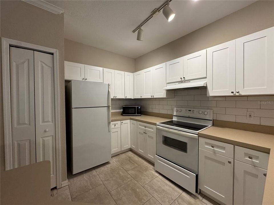 For Rent: $1,950 (2 beds, 2 baths, 1280 Square Feet)