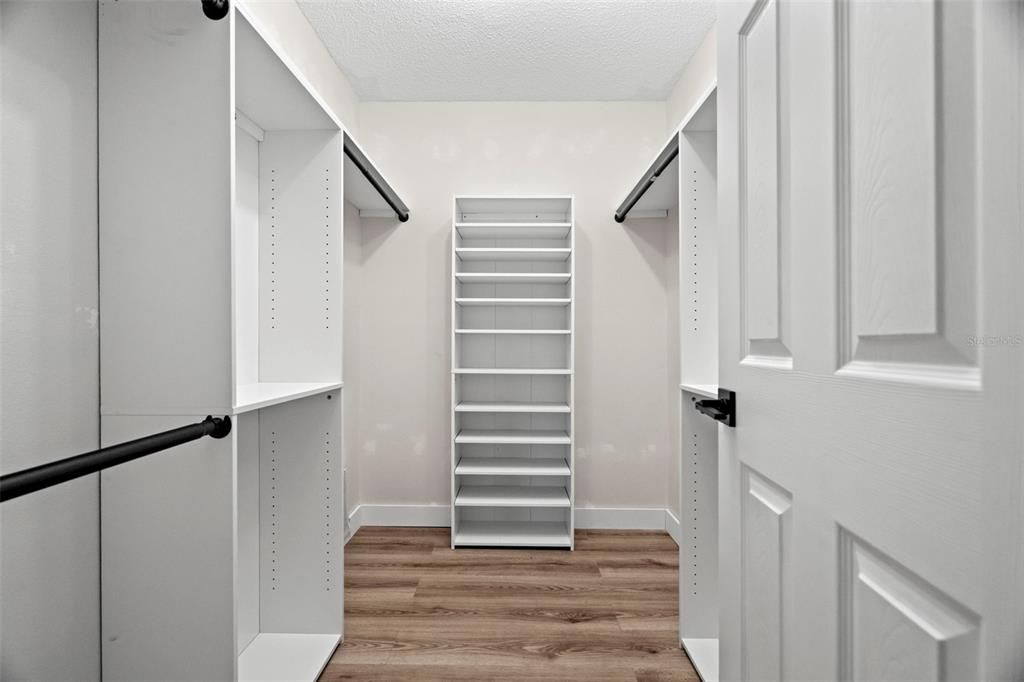 待售: $330,000 (2 贝兹, 2 浴室, 910 平方英尺)