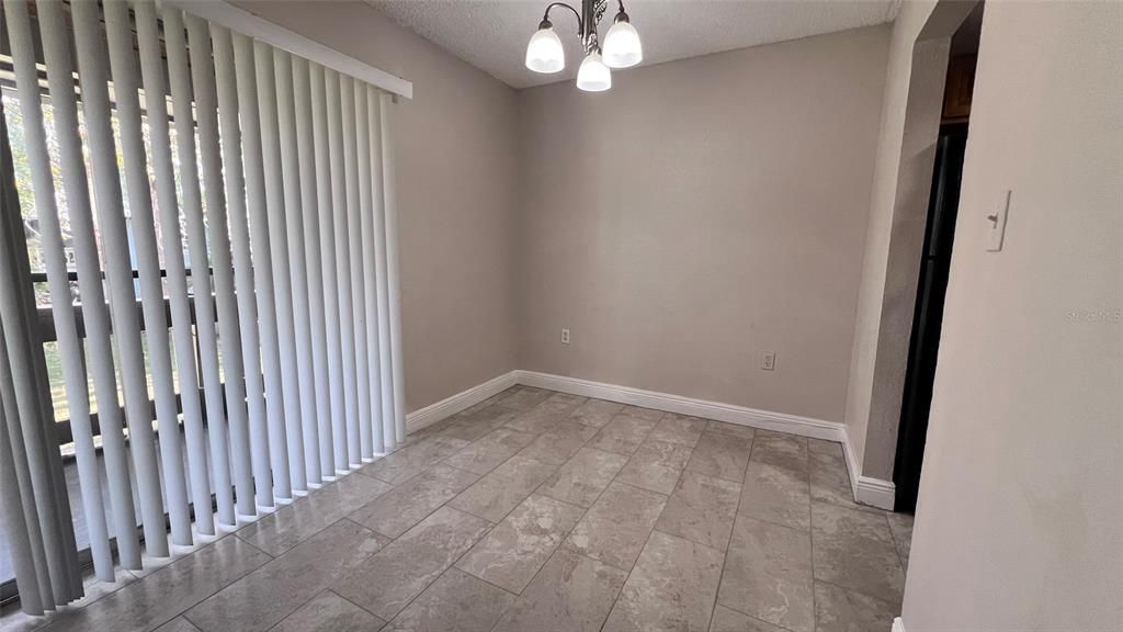 В аренду: $1,560 (3 спален, 2 ванн, 1270 Квадратных фут)