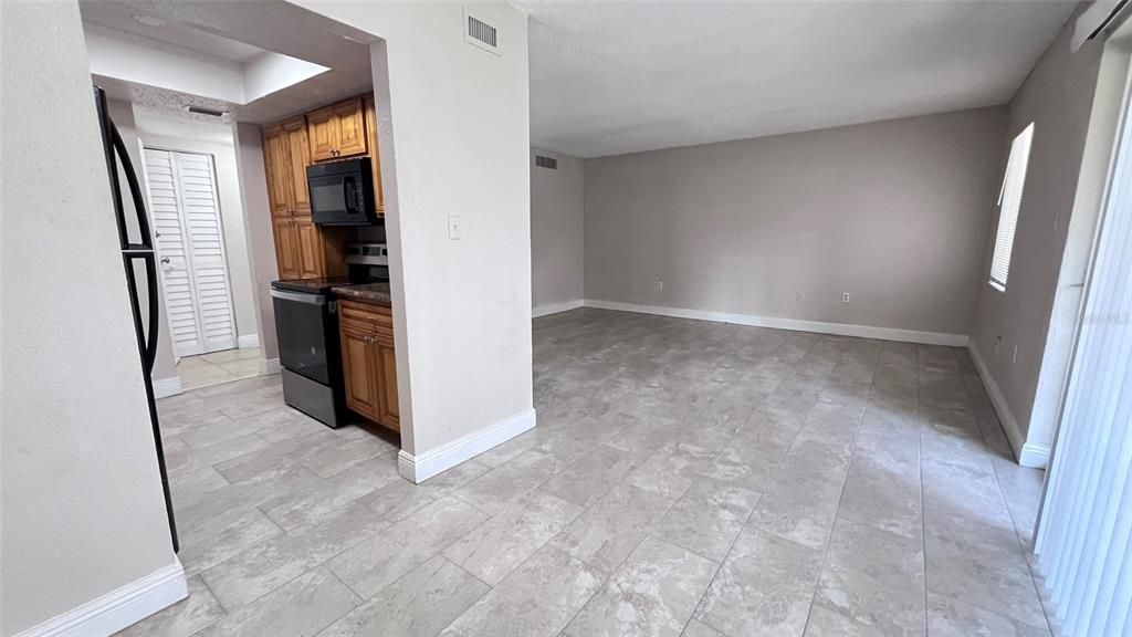 В аренду: $1,560 (3 спален, 2 ванн, 1270 Квадратных фут)