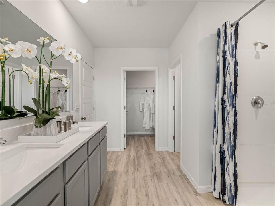 For Sale: $357,490 (5 beds, 3 baths, 2601 Square Feet)