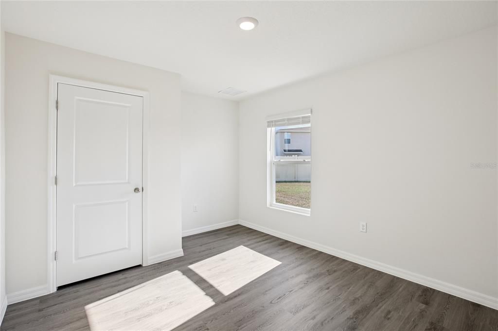 For Rent: $3,000 (5 beds, 3 baths, 2453 Square Feet)