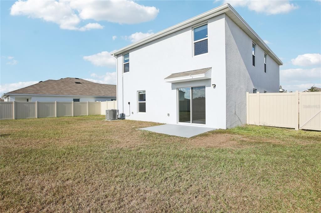 For Rent: $3,000 (5 beds, 3 baths, 2453 Square Feet)