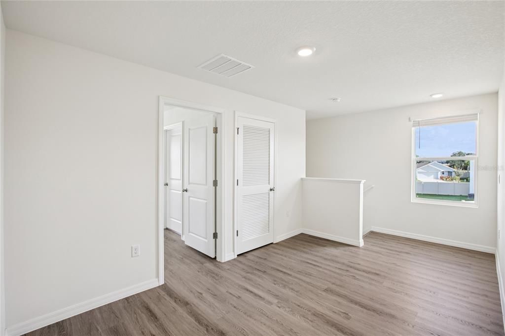 For Rent: $3,000 (5 beds, 3 baths, 2453 Square Feet)