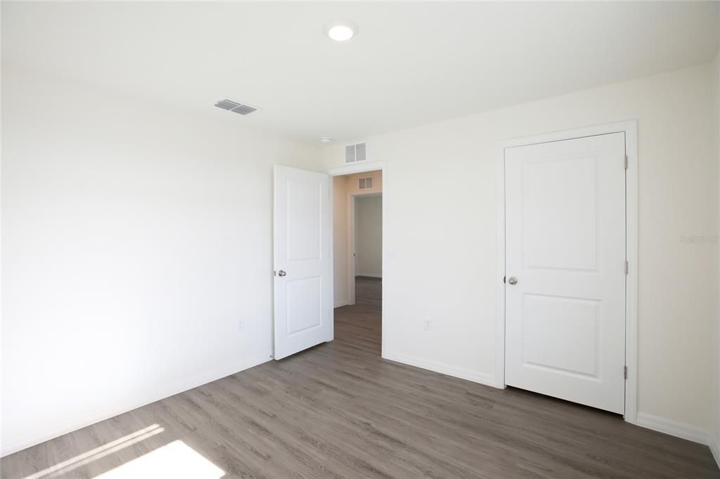 For Rent: $3,000 (5 beds, 3 baths, 2453 Square Feet)