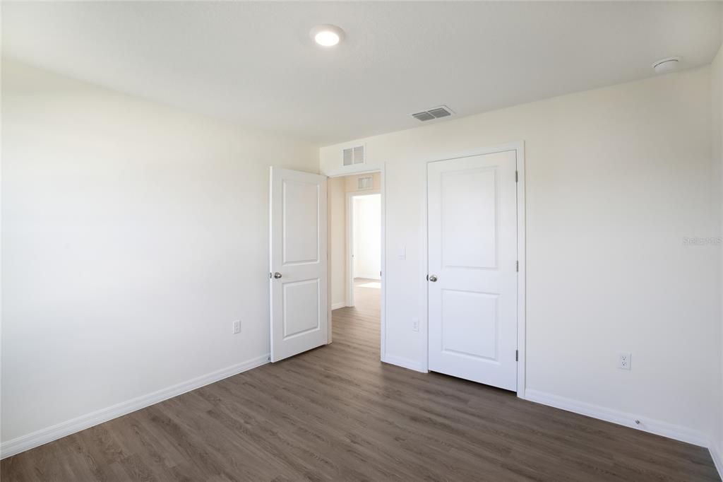 For Rent: $3,000 (5 beds, 3 baths, 2453 Square Feet)