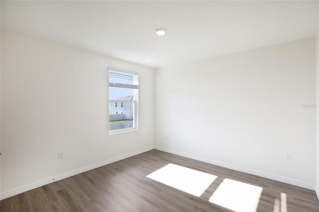 For Rent: $3,000 (5 beds, 3 baths, 2453 Square Feet)