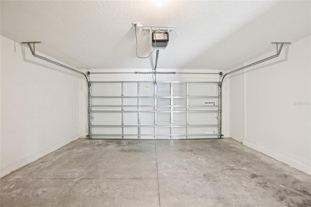 For Rent: $3,000 (5 beds, 3 baths, 2453 Square Feet)