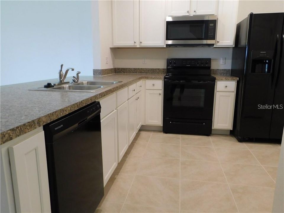 For Rent: $2,150 (3 beds, 2 baths, 1530 Square Feet)