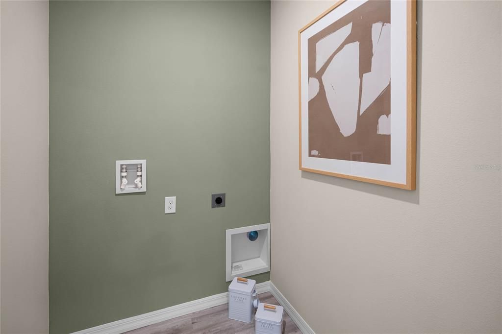 For Sale: $293,990 (4 beds, 2 baths, 1720 Square Feet)