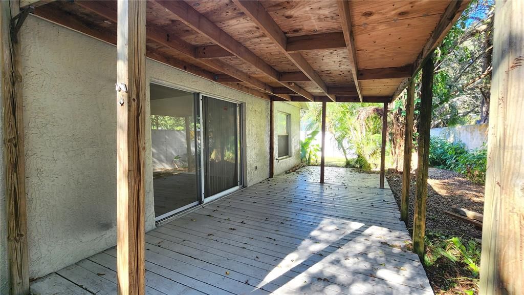 For Rent: $2,000 (3 beds, 2 baths, 1423 Square Feet)