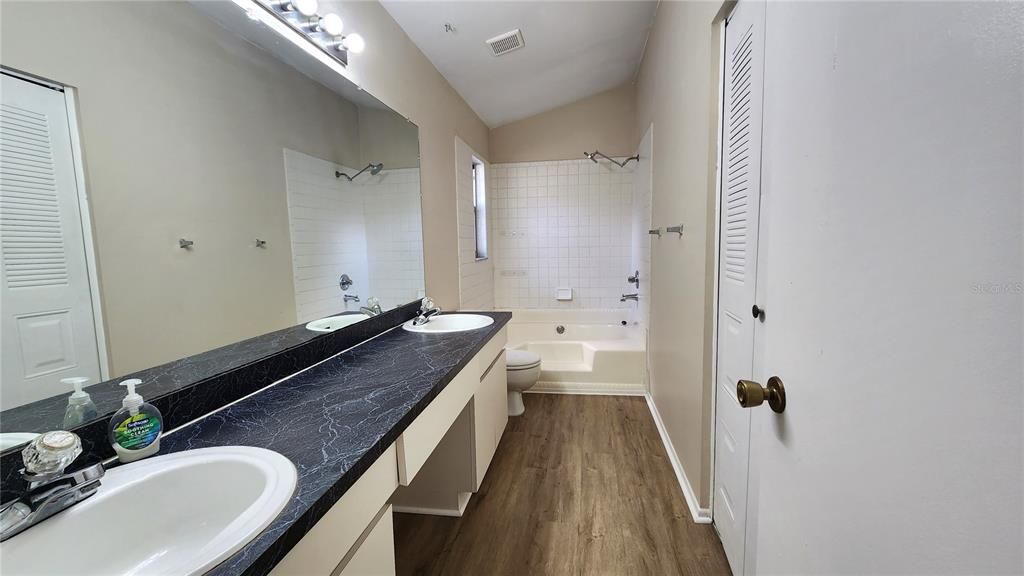 For Rent: $2,000 (3 beds, 2 baths, 1423 Square Feet)