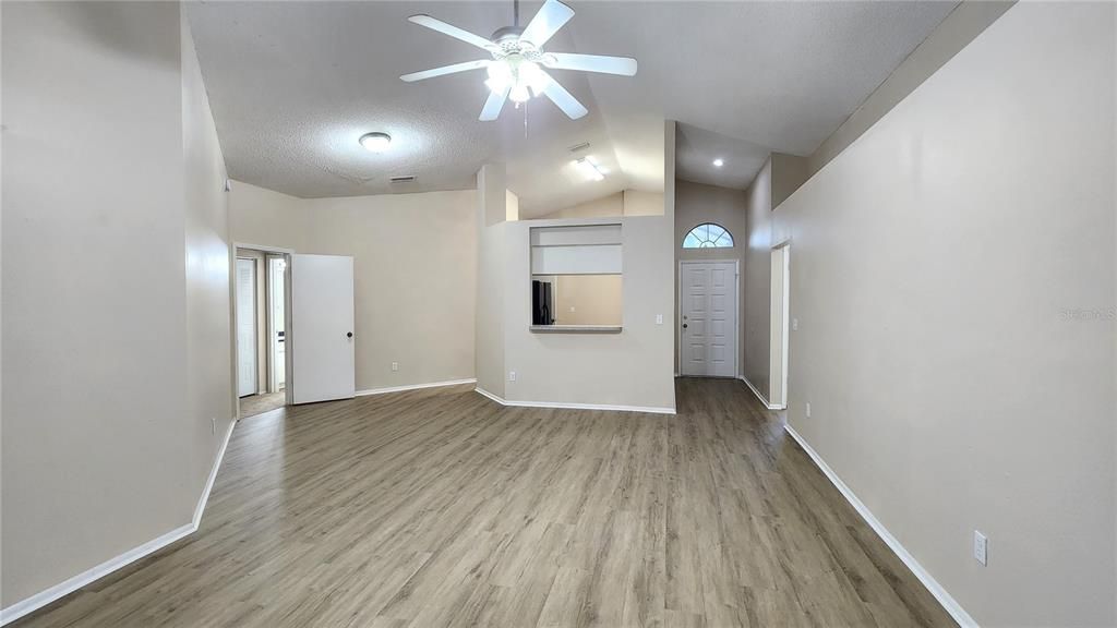 For Rent: $2,000 (3 beds, 2 baths, 1423 Square Feet)