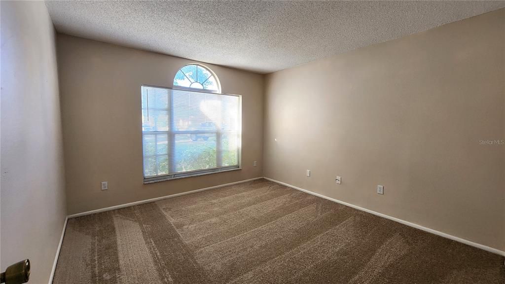 For Rent: $2,000 (3 beds, 2 baths, 1423 Square Feet)