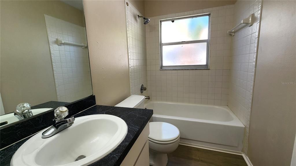 For Rent: $2,000 (3 beds, 2 baths, 1423 Square Feet)