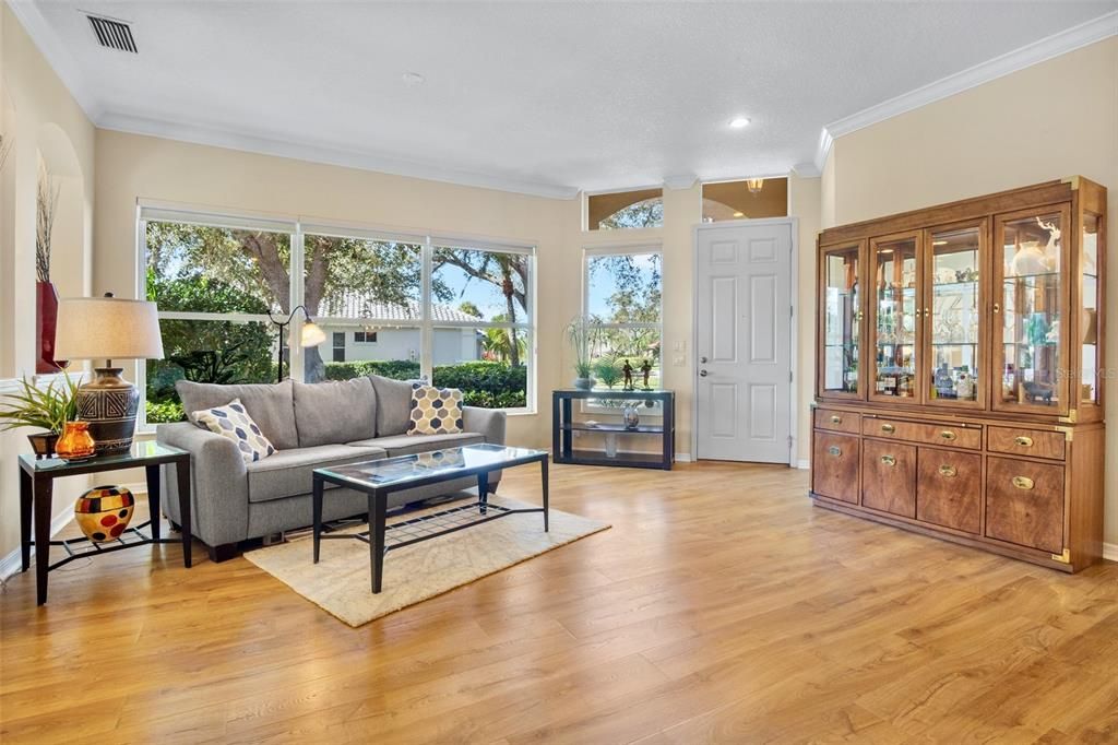 For Sale: $559,000 (4 beds, 2 baths, 2164 Square Feet)