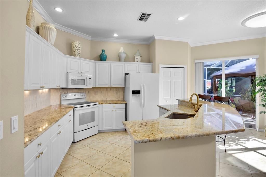 For Sale: $559,000 (4 beds, 2 baths, 2164 Square Feet)