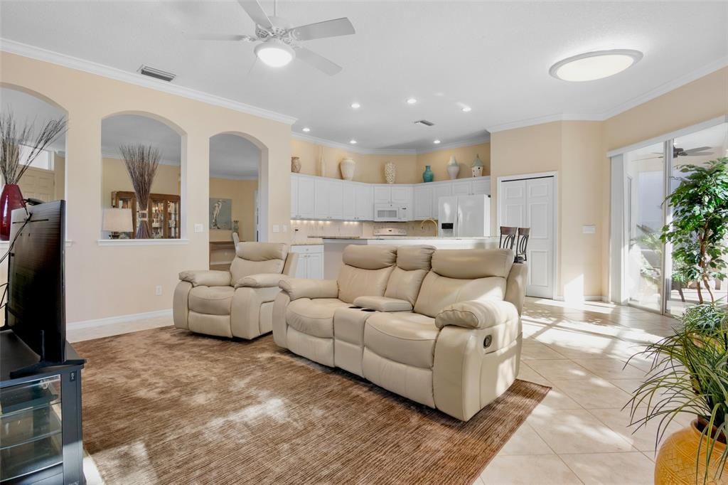 For Sale: $559,000 (4 beds, 2 baths, 2164 Square Feet)