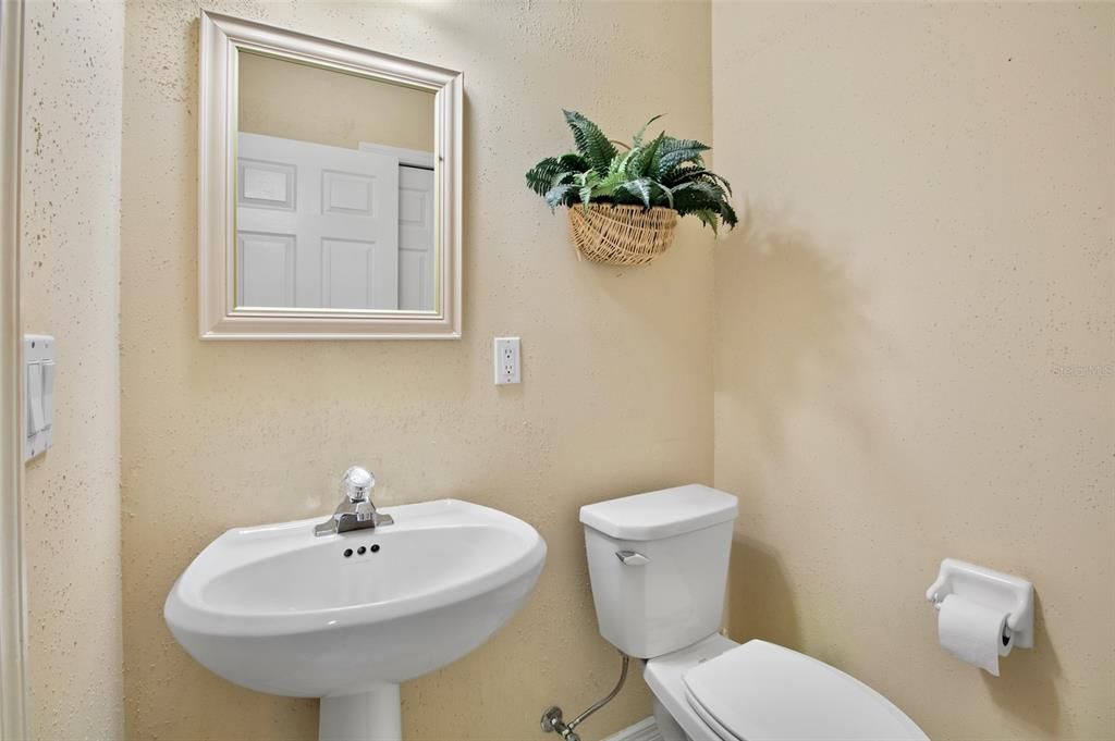 For Sale: $559,000 (4 beds, 2 baths, 2164 Square Feet)