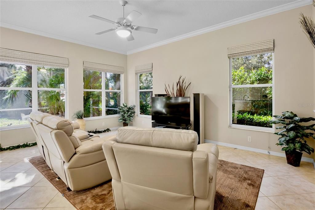 For Sale: $559,000 (4 beds, 2 baths, 2164 Square Feet)