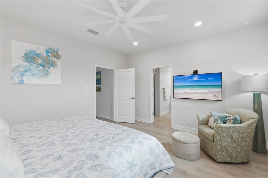 En Venta: $997,500 (4 camas, 3 baños, 2833 Pies cuadrados)