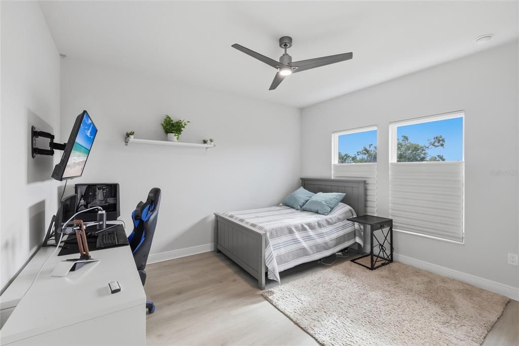 En Venta: $997,500 (4 camas, 3 baños, 2833 Pies cuadrados)