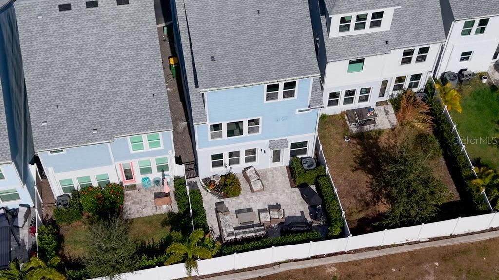 En Venta: $997,500 (4 camas, 3 baños, 2833 Pies cuadrados)