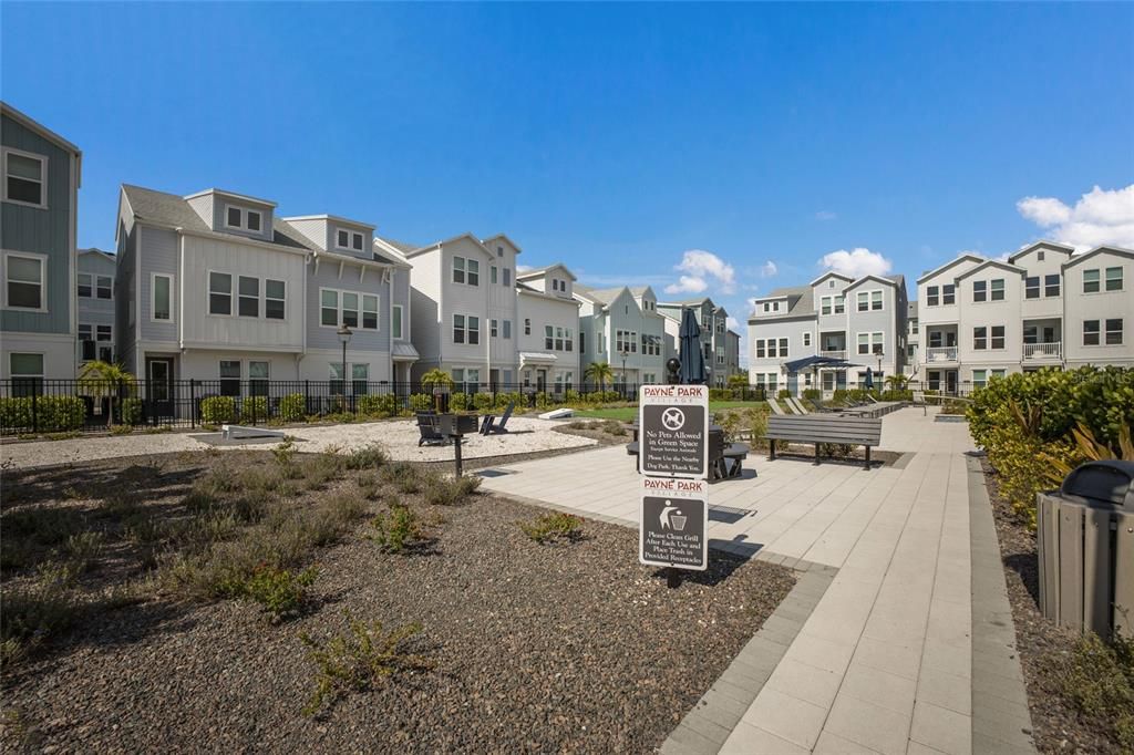 En Venta: $997,500 (4 camas, 3 baños, 2833 Pies cuadrados)