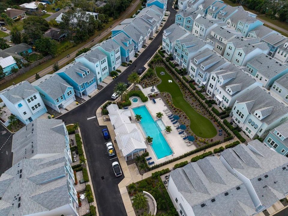 En Venta: $997,500 (4 camas, 3 baños, 2833 Pies cuadrados)