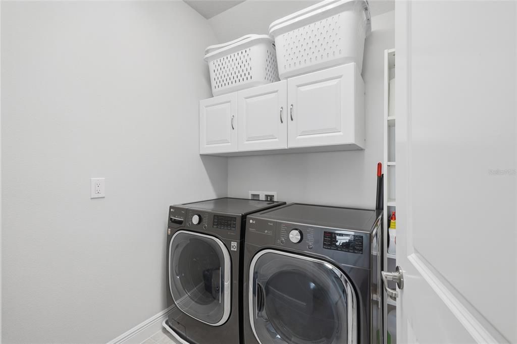 En Venta: $997,500 (4 camas, 3 baños, 2833 Pies cuadrados)