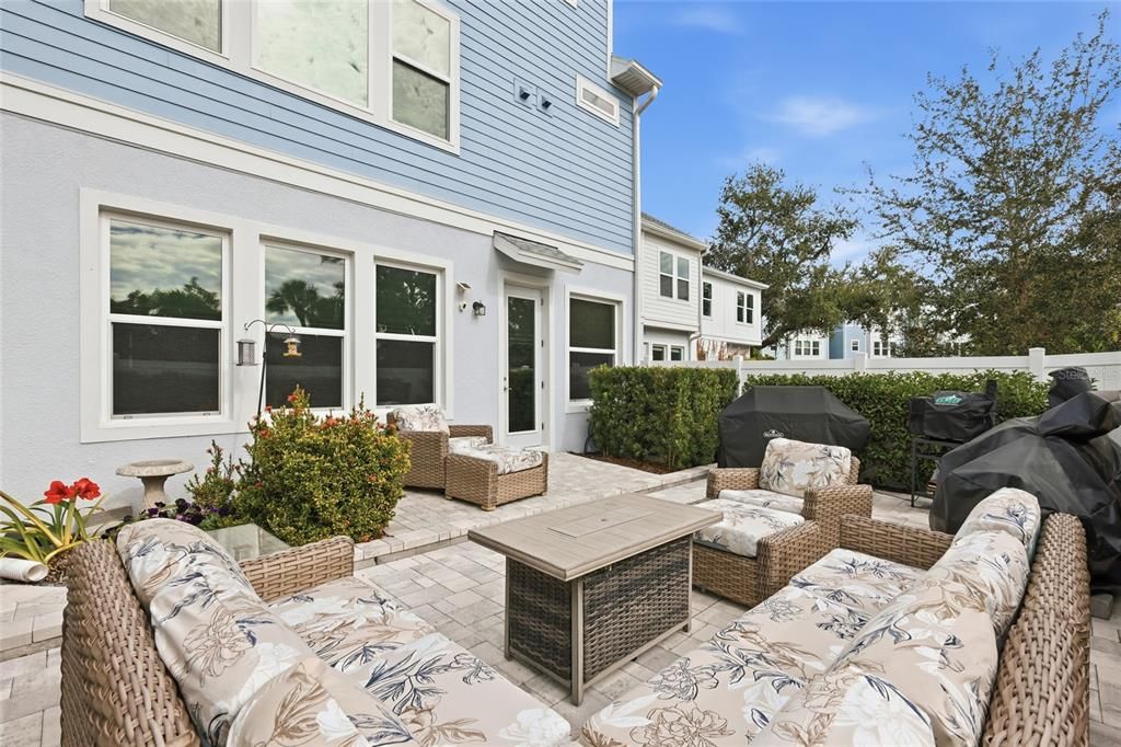 En Venta: $997,500 (4 camas, 3 baños, 2833 Pies cuadrados)