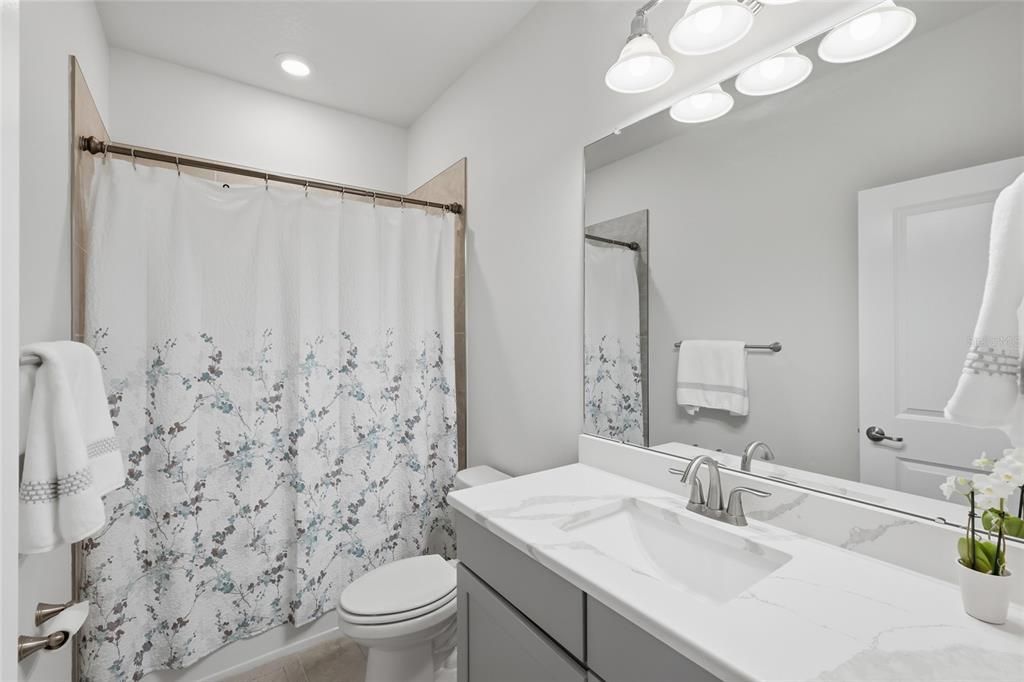 En Venta: $997,500 (4 camas, 3 baños, 2833 Pies cuadrados)