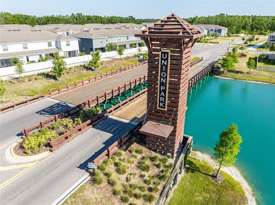 For Sale: $275,000 (3 beds, 2 baths, 1673 Square Feet)