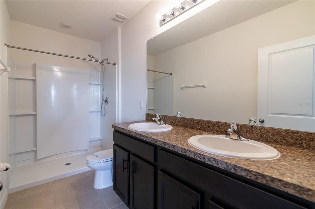 For Sale: $275,000 (3 beds, 2 baths, 1673 Square Feet)