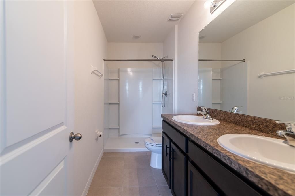 For Sale: $275,000 (3 beds, 2 baths, 1673 Square Feet)