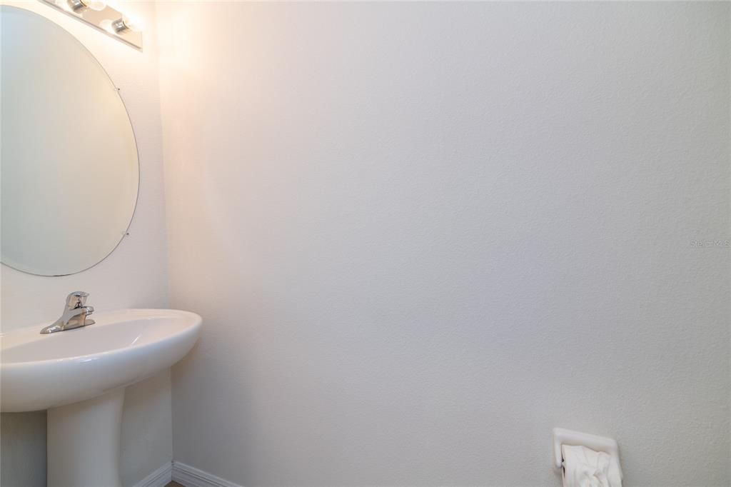 For Sale: $275,000 (3 beds, 2 baths, 1673 Square Feet)