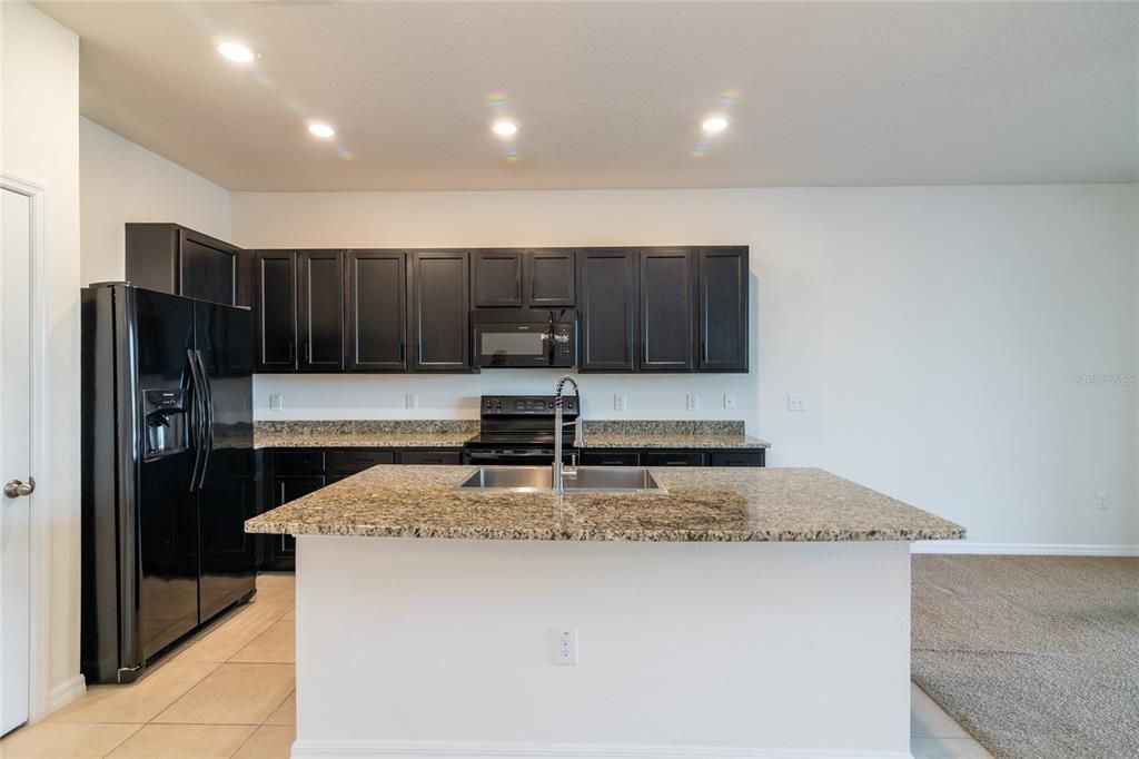 For Sale: $275,000 (3 beds, 2 baths, 1673 Square Feet)