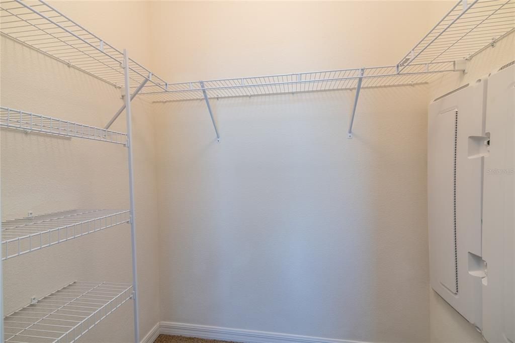 For Sale: $275,000 (3 beds, 2 baths, 1673 Square Feet)