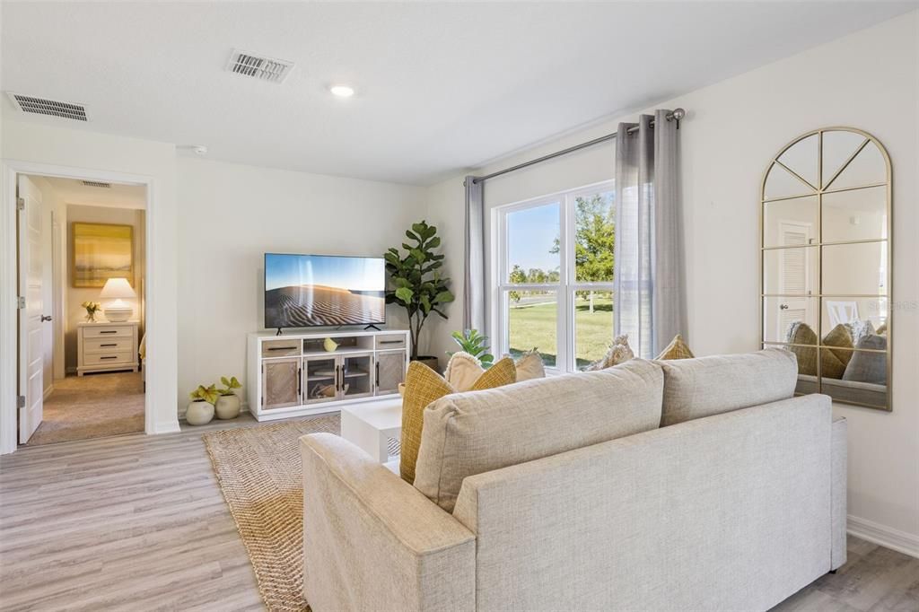 На продажу: $322,490 (4 спален, 2 ванн, 1498 Квадратных фут)