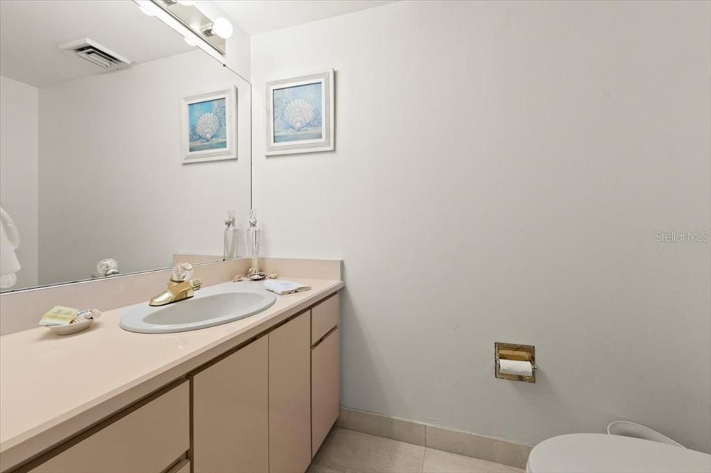 En Venta: $699,000 (3 camas, 4 baños, 2790 Pies cuadrados)