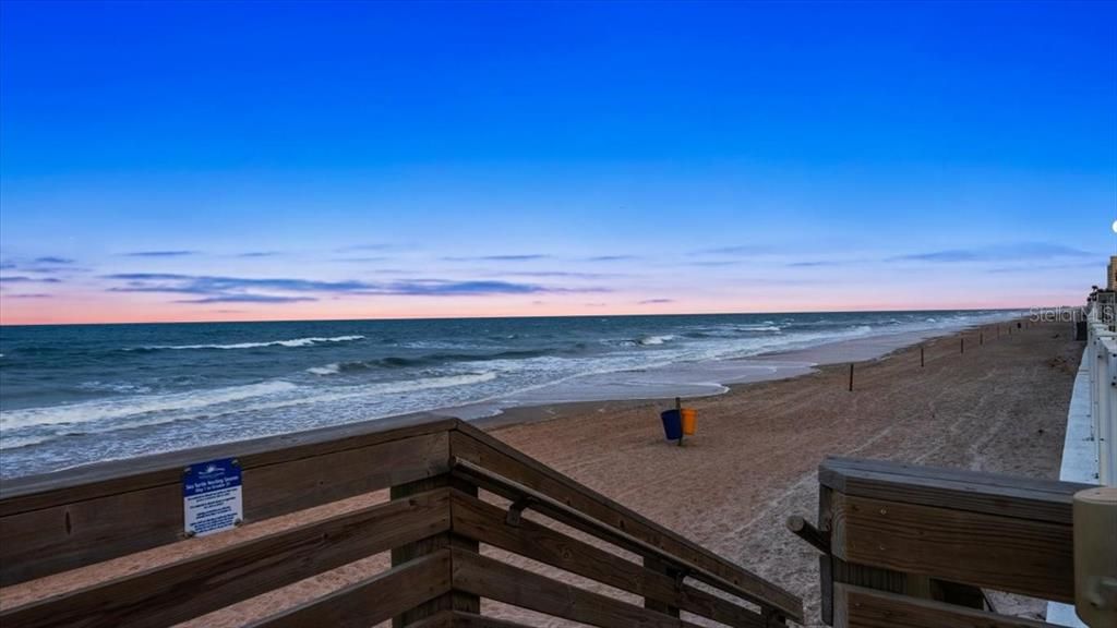 En Venta: $699,000 (3 camas, 4 baños, 2790 Pies cuadrados)