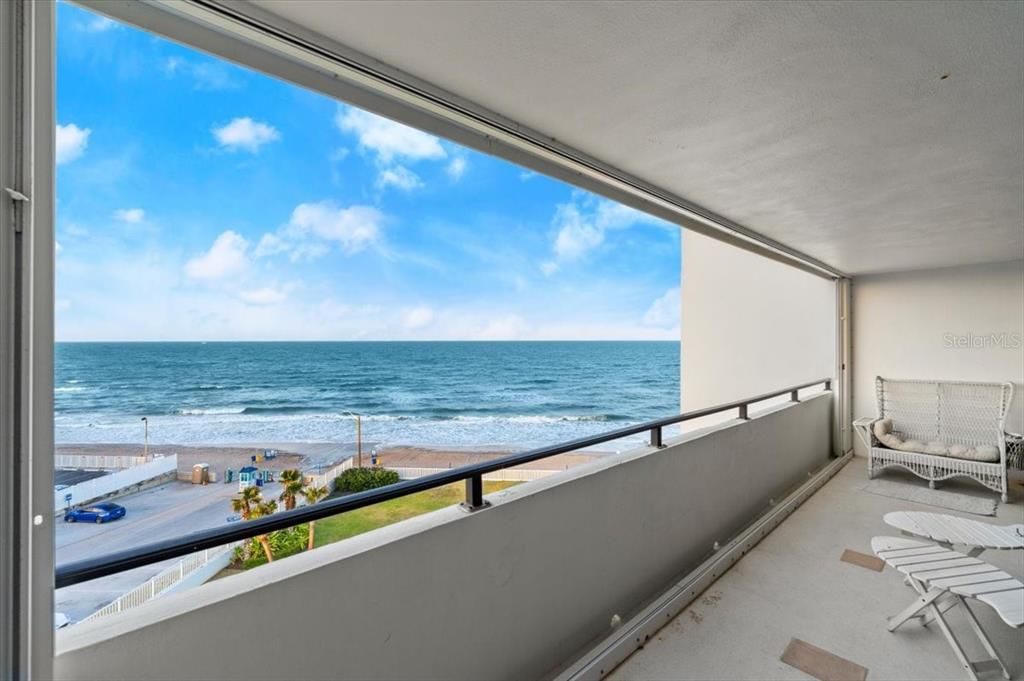 En Venta: $699,000 (3 camas, 4 baños, 2790 Pies cuadrados)