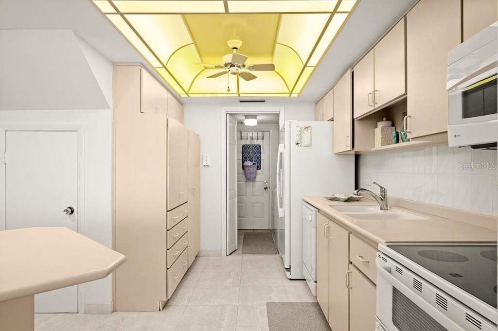 En Venta: $699,000 (3 camas, 4 baños, 2790 Pies cuadrados)